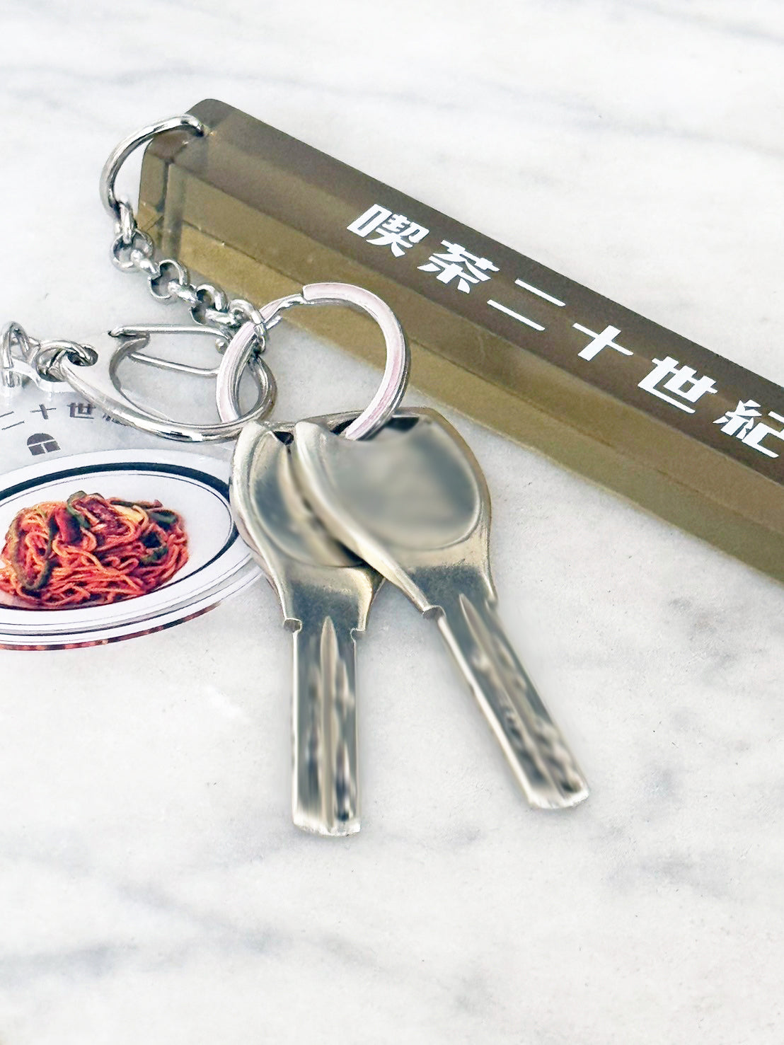 【りん】テヒョン ストロータグ②　アクリルチャーム クーカン様専用】テヒョン ストロータグ アクリルチャーム タグ - メルカリ